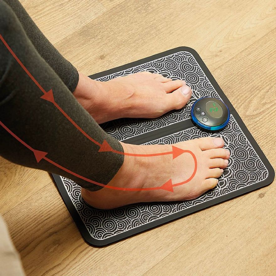Experience the EMS Foot Massager: a modern solution for tackling cramps, swollen ankles, rigidity, and aches in your feet. This device uses electric pulses to quickly improve blood flow, diminish varicose veins, and provide your legs with a revitalizing lightness.